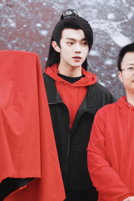 雪領(lǐng)鷹主最新章節(jié)，探尋未知世界的神秘力量